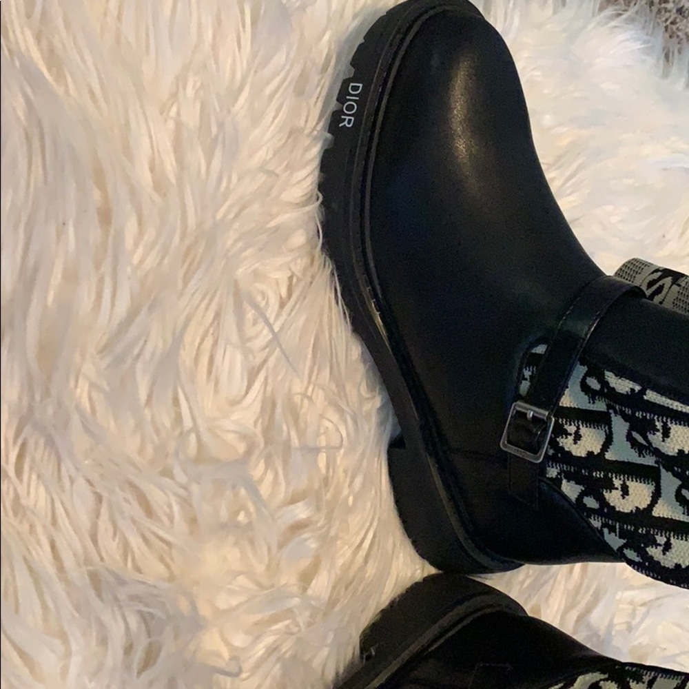 Boots - Picture 5 of 6